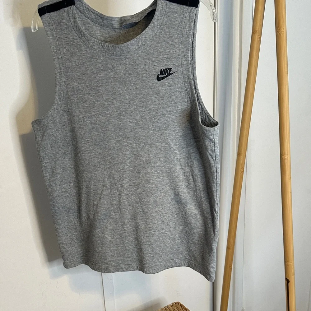 Nike Women's Heather‎ Gray Muscle Tee